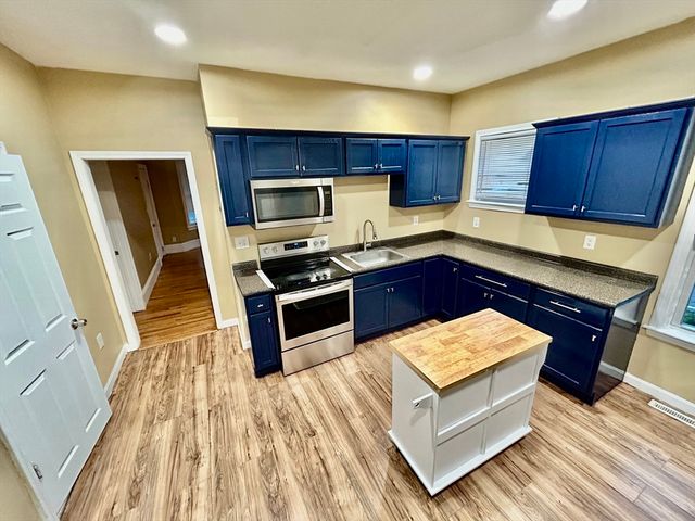 65 Clifton Ave 1, Brockton, MA 02301