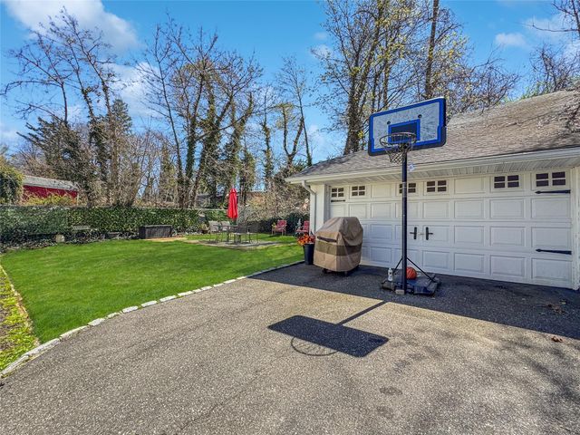 20 Elm Avenue, Glen Cove, NY 11542