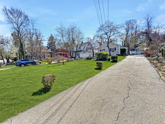 20 Elm Avenue, Glen Cove, NY 11542