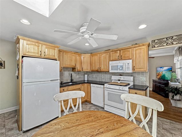 20 Elm Avenue, Glen Cove, NY 11542
