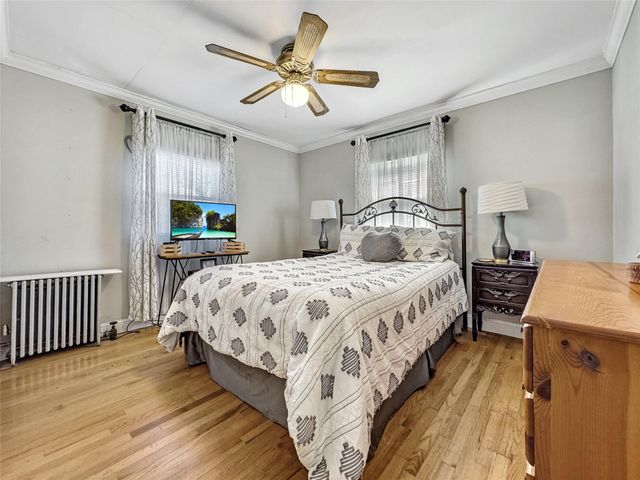 20 Elm Avenue, Glen Cove, NY 11542