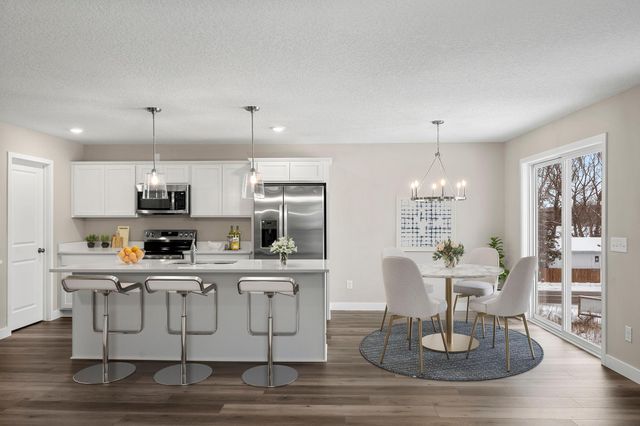 7420 Glengarry Place, Eden Prairie, MN 55344