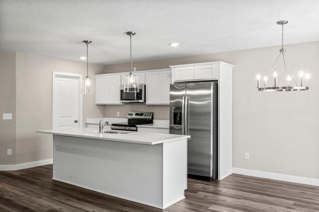 7420 Glengarry Place, Eden Prairie, MN 55344