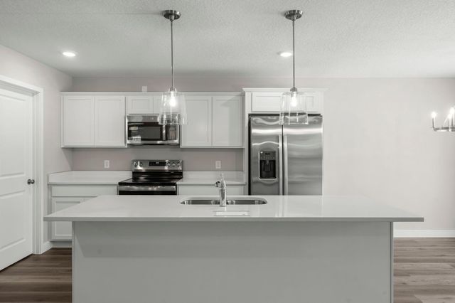 7420 Glengarry Place, Eden Prairie, MN 55344