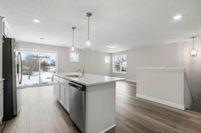 7420 Glengarry Place, Eden Prairie, MN 55344