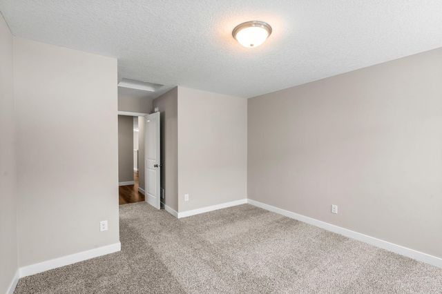 7420 Glengarry Place, Eden Prairie, MN 55344