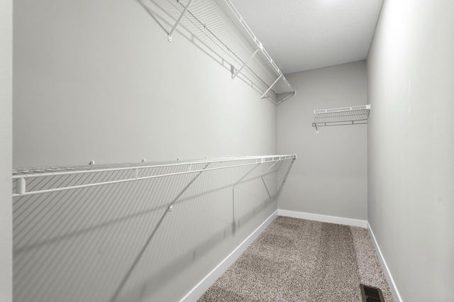 7420 Glengarry Place, Eden Prairie, MN 55344