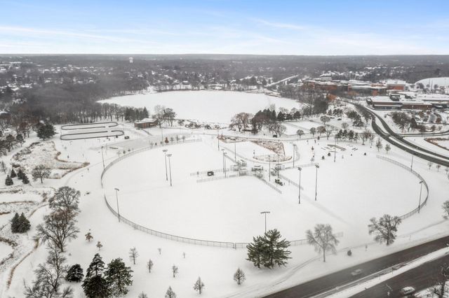 7420 Glengarry Place, Eden Prairie, MN 55344