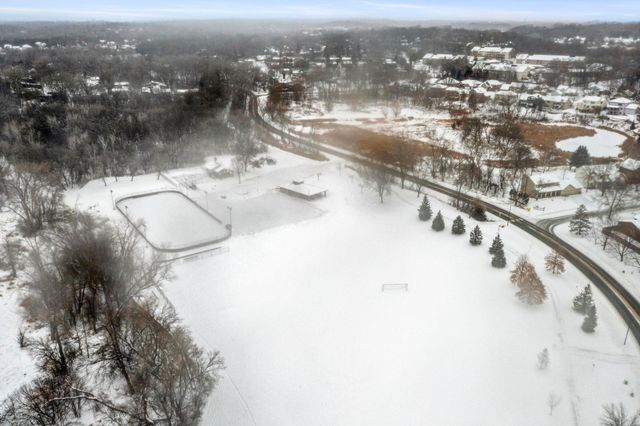 7420 Glengarry Place, Eden Prairie, MN 55344