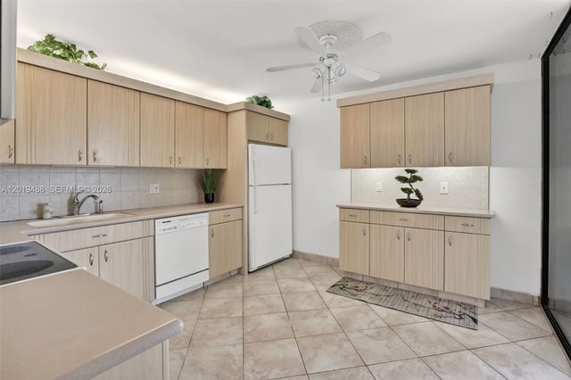 2808 N 46th Ave E654, Hollywood, FL 33021