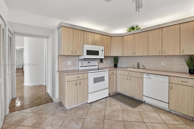 2808 N 46th Ave E654, Hollywood, FL 33021