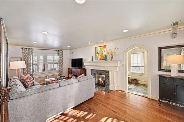 624 W 70th Terrace, Kansas City, MO 64113