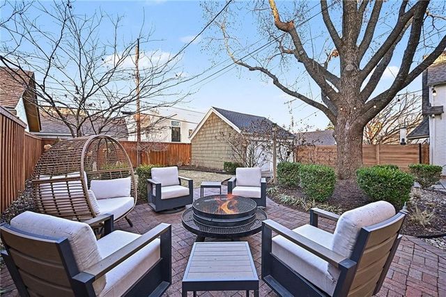 624 W 70th Terrace, Kansas City, MO 64113