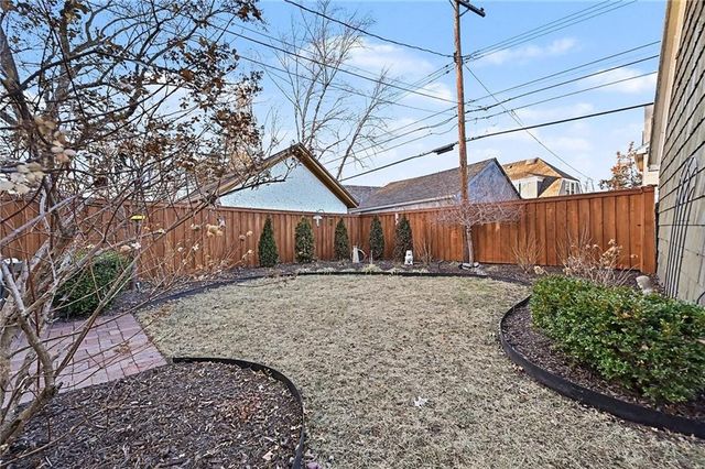 624 W 70th Terrace, Kansas City, MO 64113