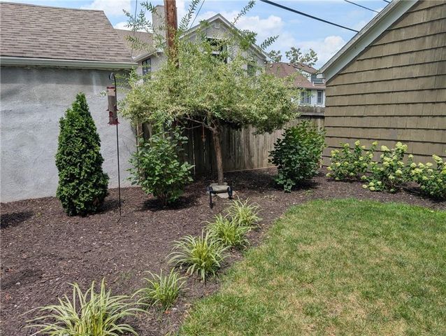 624 W 70th Terrace, Kansas City, MO 64113