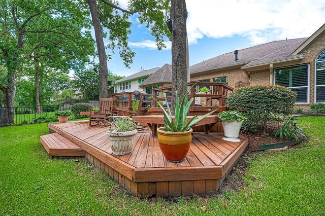 9427 Fern Wood Forest, Houston, TX 77040