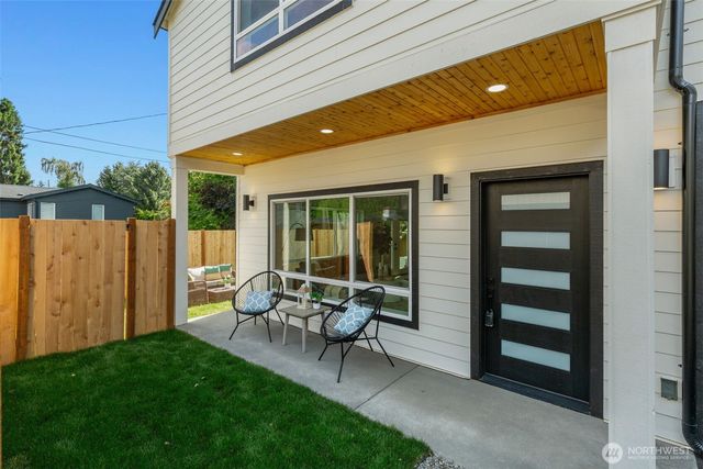 10053 8th Avenue NW, Seattle, WA 98177