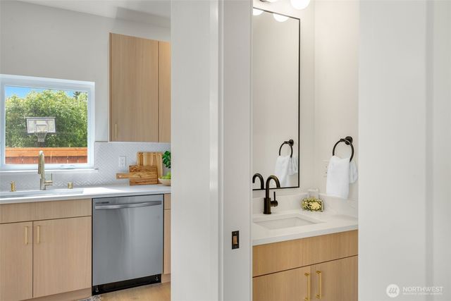 10053 8th Avenue NW, Seattle, WA 98177