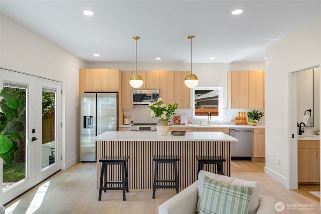 10053 8th Avenue NW, Seattle, WA 98177