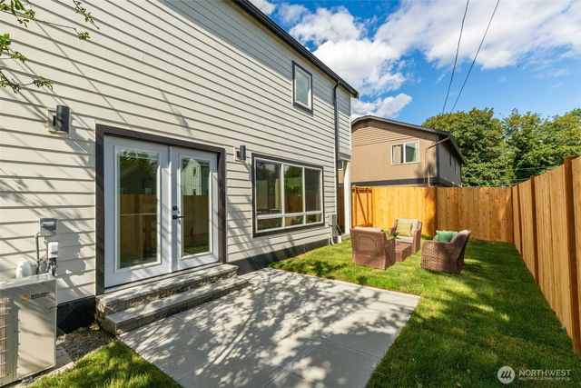10053 8th Avenue NW, Seattle, WA 98177