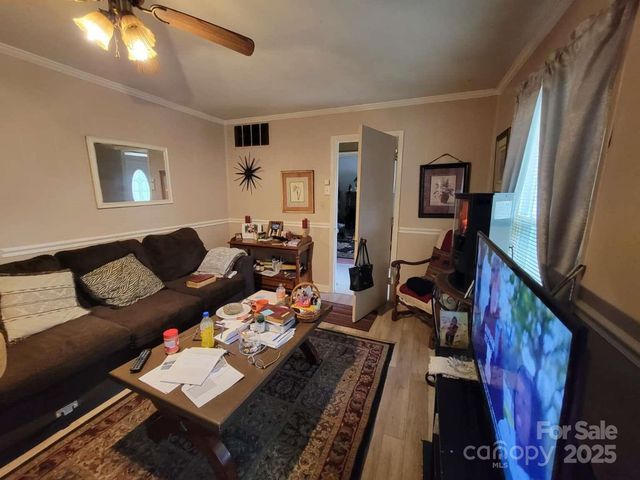 6801 Somersworth Drive, Charlotte, NC 28215