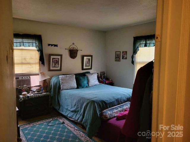 6801 Somersworth Drive, Charlotte, NC 28215