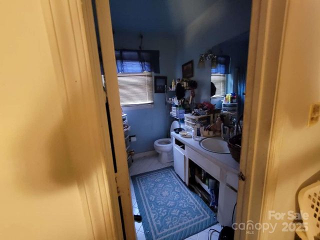 6801 Somersworth Drive, Charlotte, NC 28215