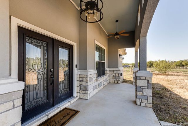 19146 MCCONNELL RD, Atascosa, TX 78002