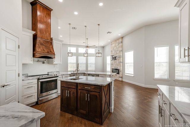 19146 MCCONNELL RD, Atascosa, TX 78002