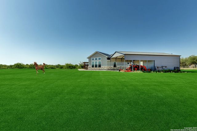 19146 MCCONNELL RD, Atascosa, TX 78002