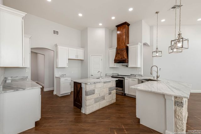 19146 MCCONNELL RD, Atascosa, TX 78002