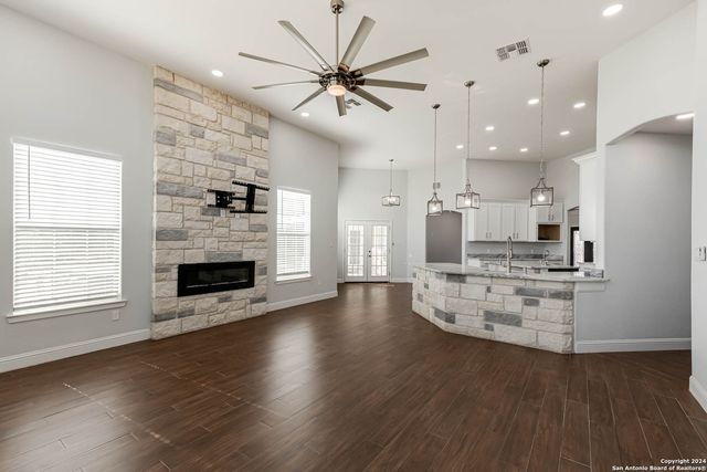 19146 MCCONNELL RD, Atascosa, TX 78002