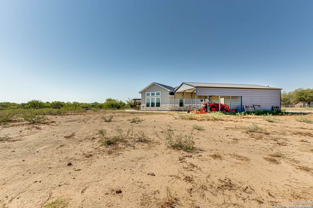 19146 MCCONNELL RD, Atascosa, TX 78002