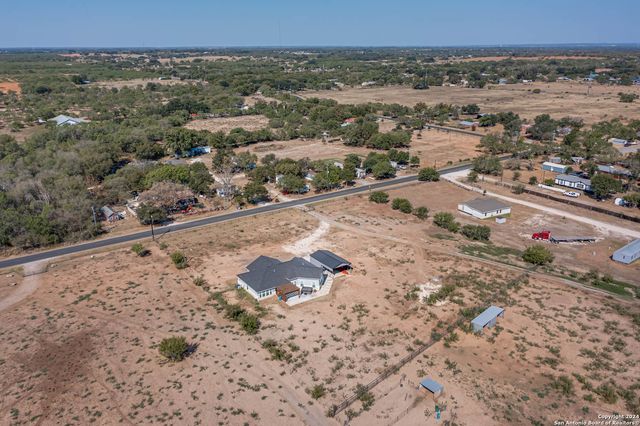 19146 MCCONNELL RD, Atascosa, TX 78002