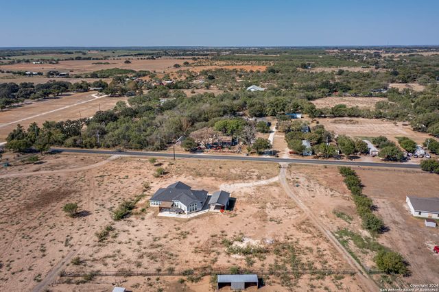 19146 MCCONNELL RD, Atascosa, TX 78002