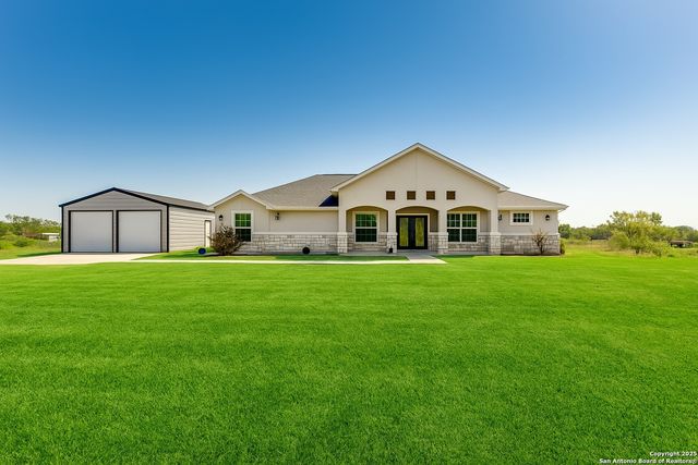 19146 MCCONNELL RD, Atascosa, TX 78002