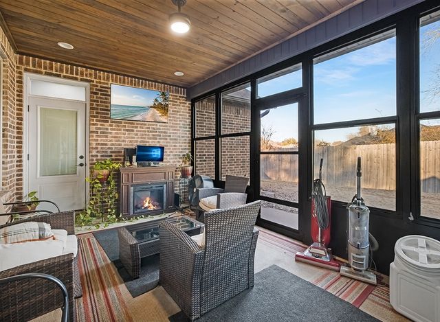 523 Mitchell Ryan, Wake Village, TX 75501