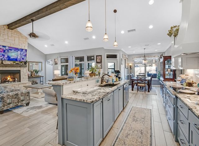 523 Mitchell Ryan, Wake Village, TX 75501