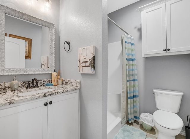 523 Mitchell Ryan, Wake Village, TX 75501