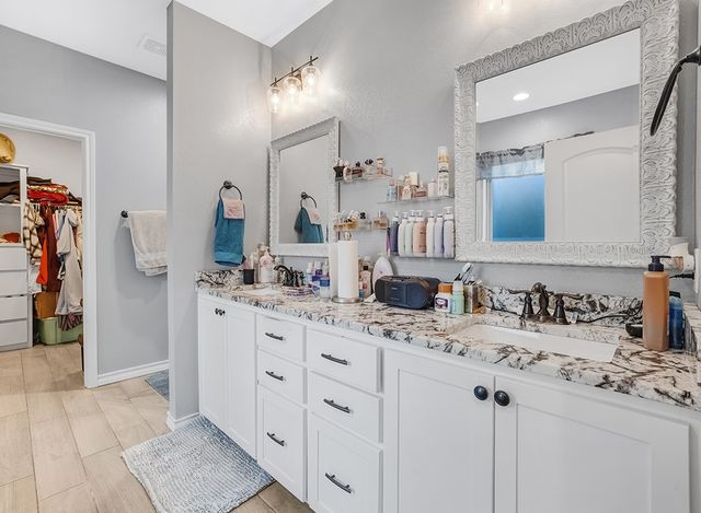 523 Mitchell Ryan, Wake Village, TX 75501