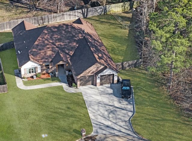 523 Mitchell Ryan, Wake Village, TX 75501