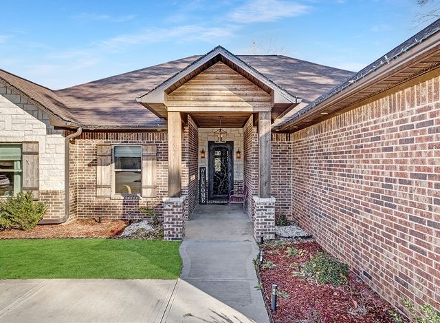 523 Mitchell Ryan, Wake Village, TX 75501