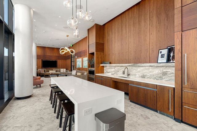 682 Atlantic Ave 38B, Boston, MA 02111