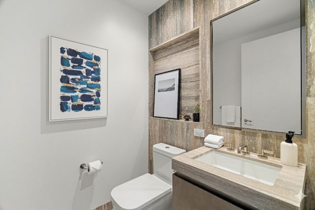 682 Atlantic Ave 38B, Boston, MA 02111