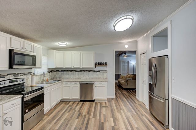 7168 Golden Meadows Road, Greenwood, LA 71033