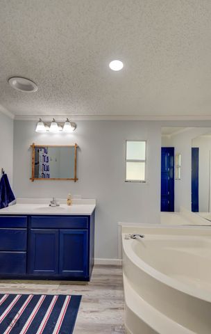 7168 Golden Meadows Road, Greenwood, LA 71033