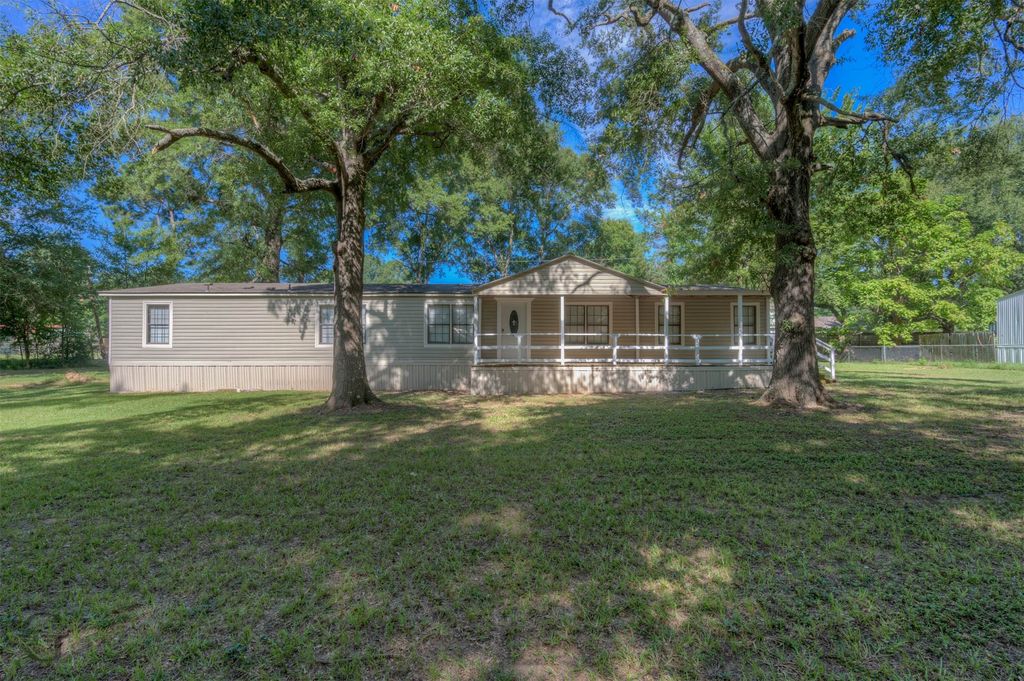 7168 Golden Meadows Road, Greenwood, LA 71033