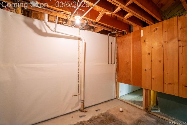 3832 Longmeadow Drive, Trenton, MI 48183