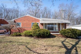 3832 Longmeadow Drive, Trenton, MI 48183