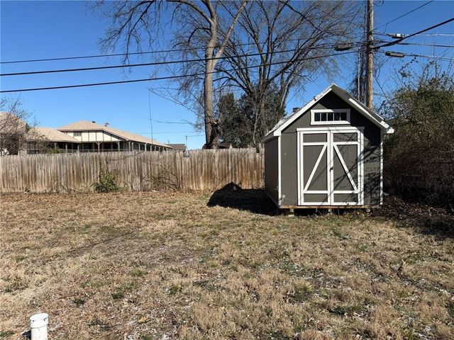 2608 Moundview Drive, Lawrence, KS 66049